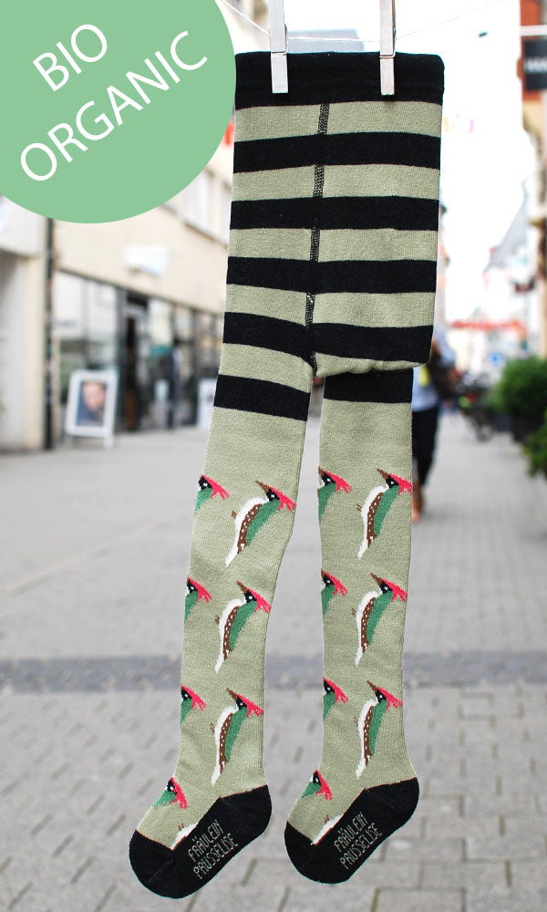 Strumpfhose für Kinder mit Spechtmotiv und Streifen im Bauchbereich, die Hose ist Multicolor, Hautfarbe grün und Schwarz.