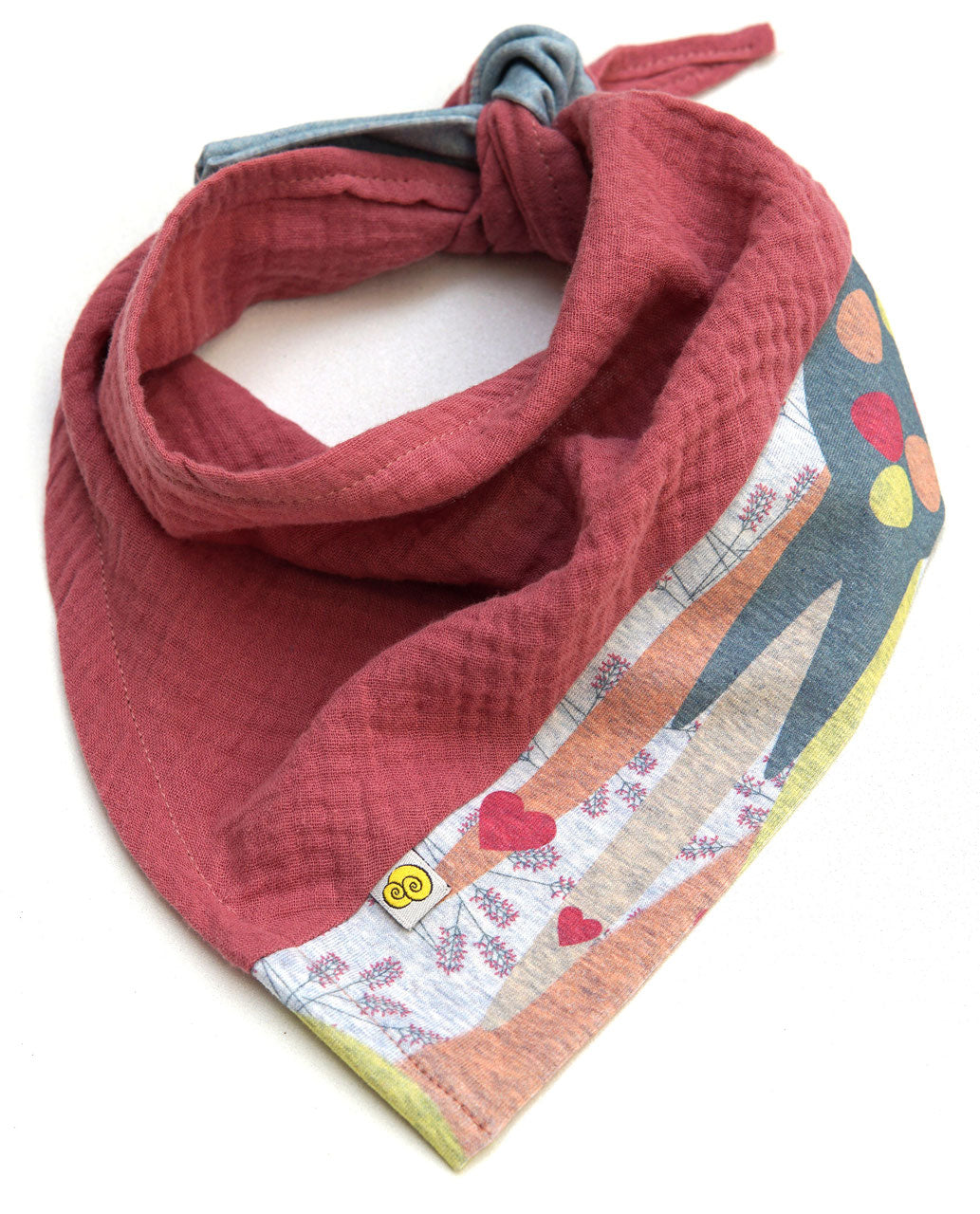 Kopf-und Halstuch aus Musselin mit Fraeulein Prusselise Paradiesvogelmuster in der Farbe rosa.