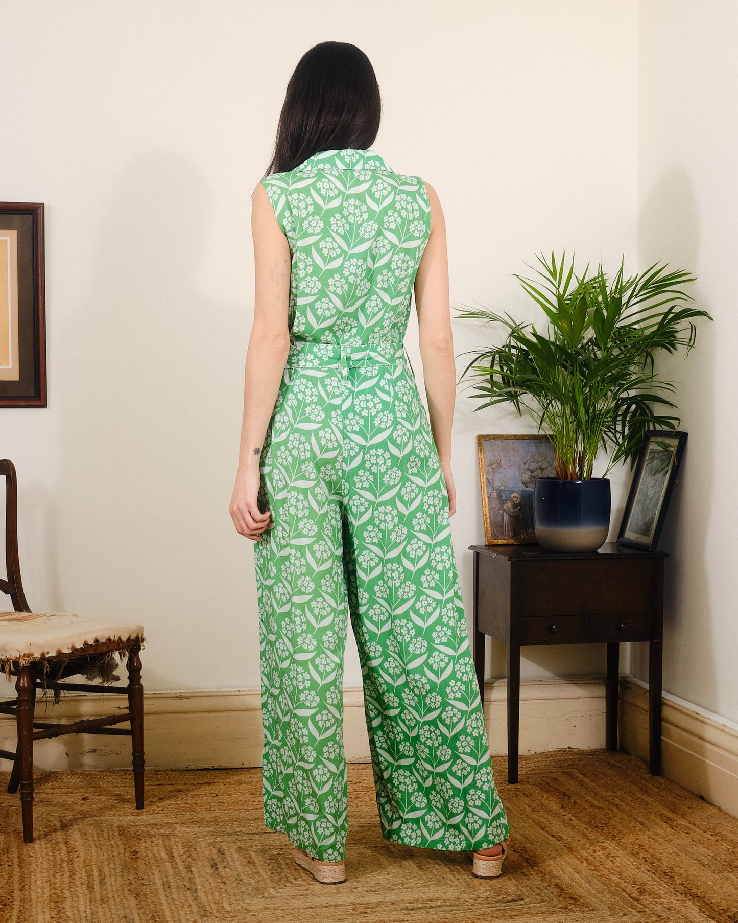 Audrey Jumpsuit Phlox in der Farbe grün von Pretty Vacant