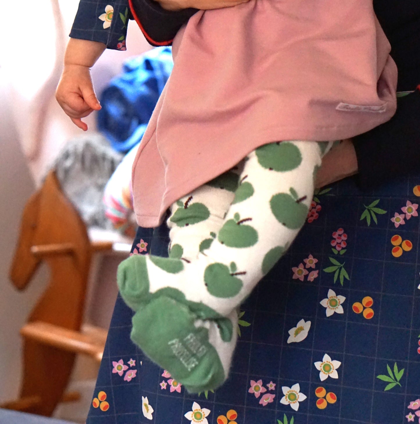 Apfel Strumpfhose grün von Fräulein Prusselise