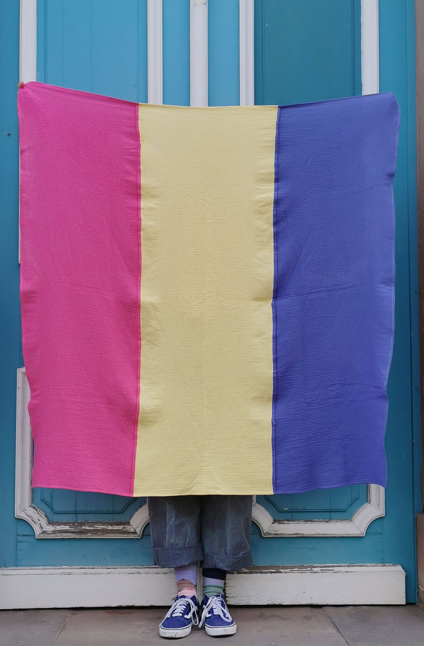 Knalliges, schönes Musselin Tuch.