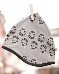 Fraeulein Prusselise Haeubchen mit Fuchsmuster in der Farbe gruen. Stilvoll und wendebar.