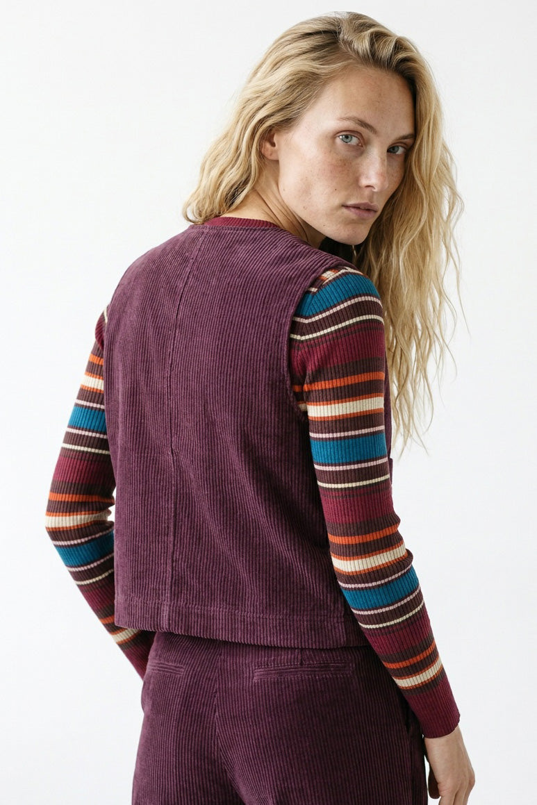 Billie Cord Waistcoat bordeaux rot Breitcord Weste von Pretty Vacant