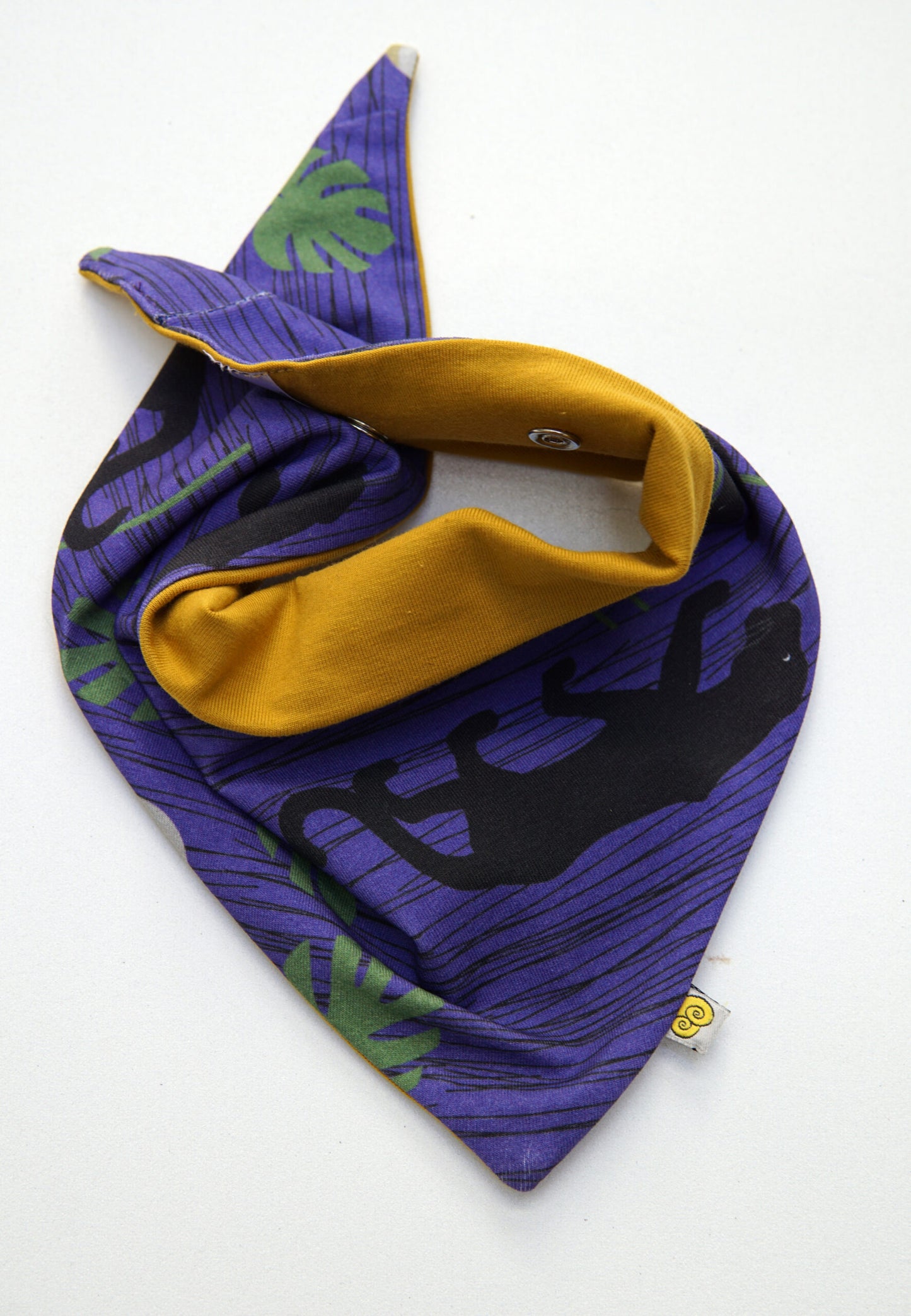 Prusselise Halstuch fuer Babys mit tollem Panthermuster in lila und gelb.