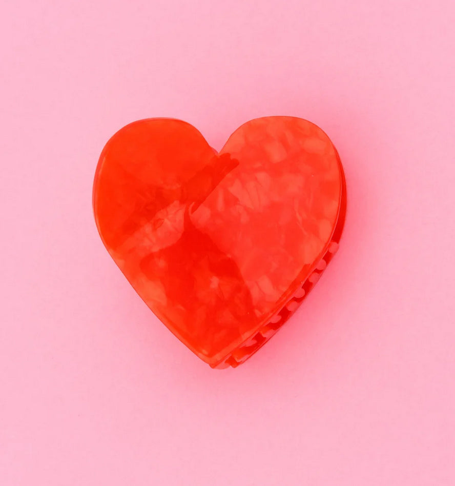 Wunderschöne Haarspange in Herzform und schimmerndem rot.