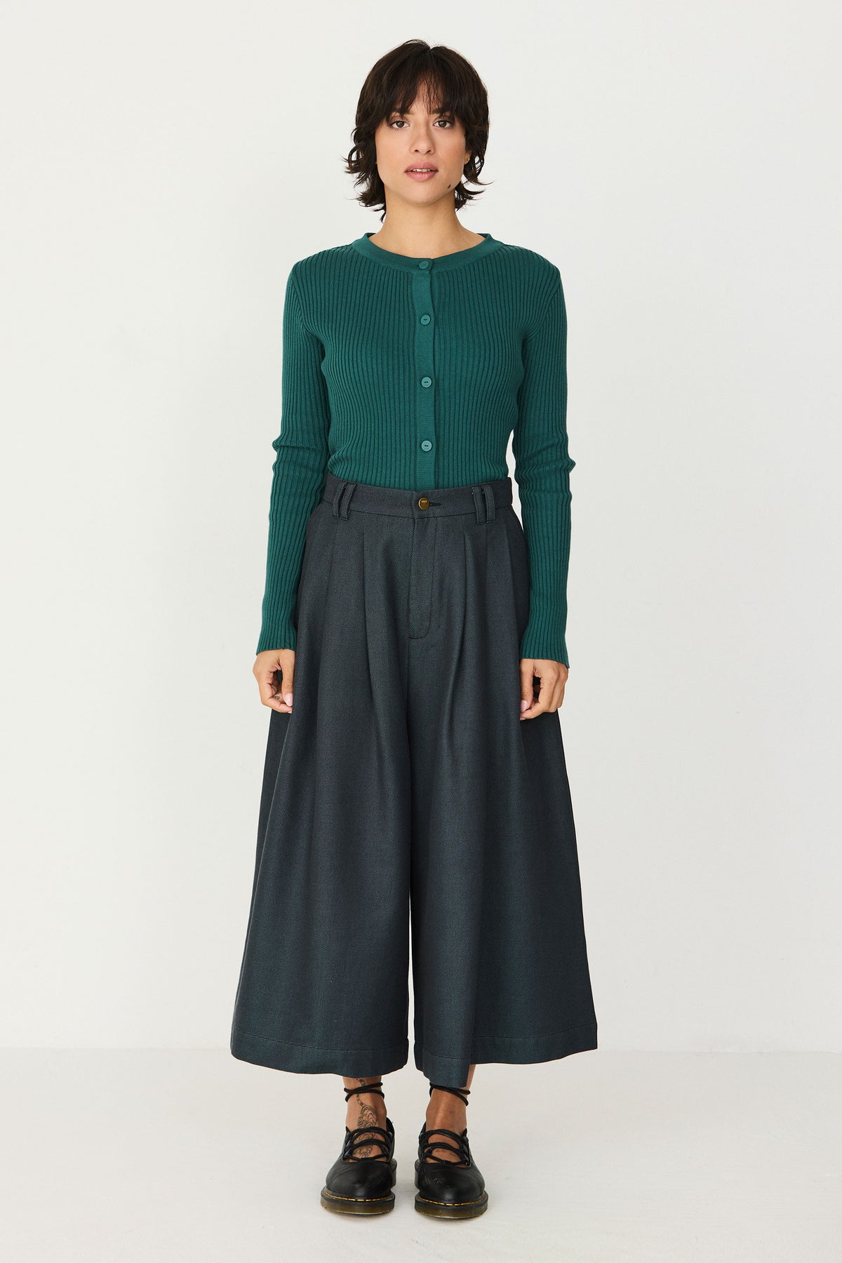 Weite Culotte Hose Saioa in navy von SKFK