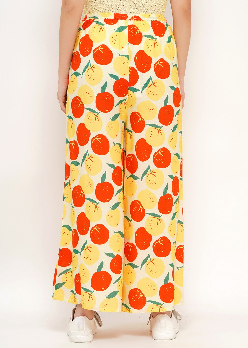 Knöchel langer Hosenrock mit großerm Print allover mit Zitrusfrüchten orangen und Zitronen und grünen Blättern, Bindegürtel und Gummibund- Sommerlich leicht.