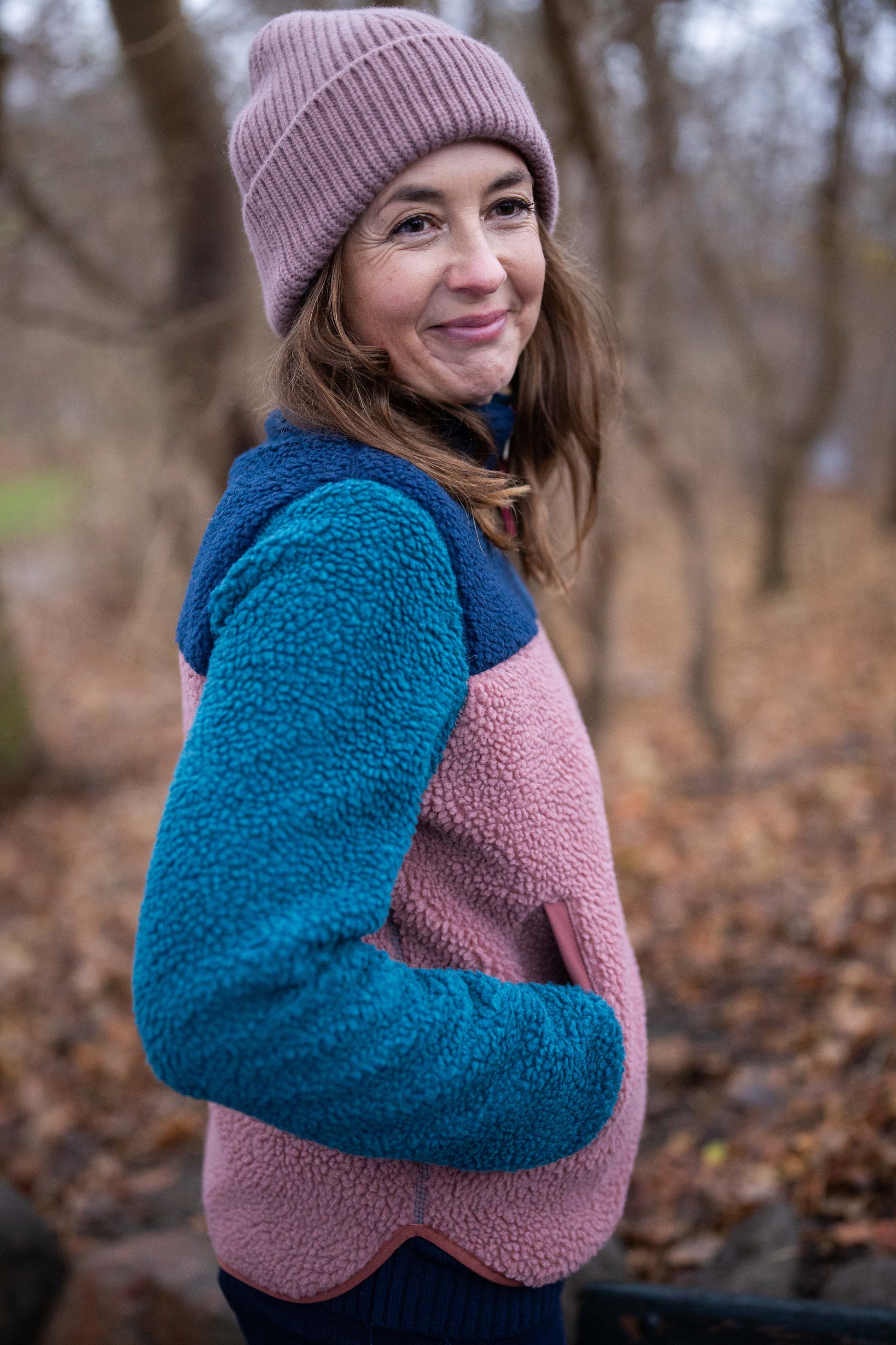 Teddy Fleece Jacke mit Reißverschluss, kuschelig im Colourblock mit altrosé,navy und petrol.