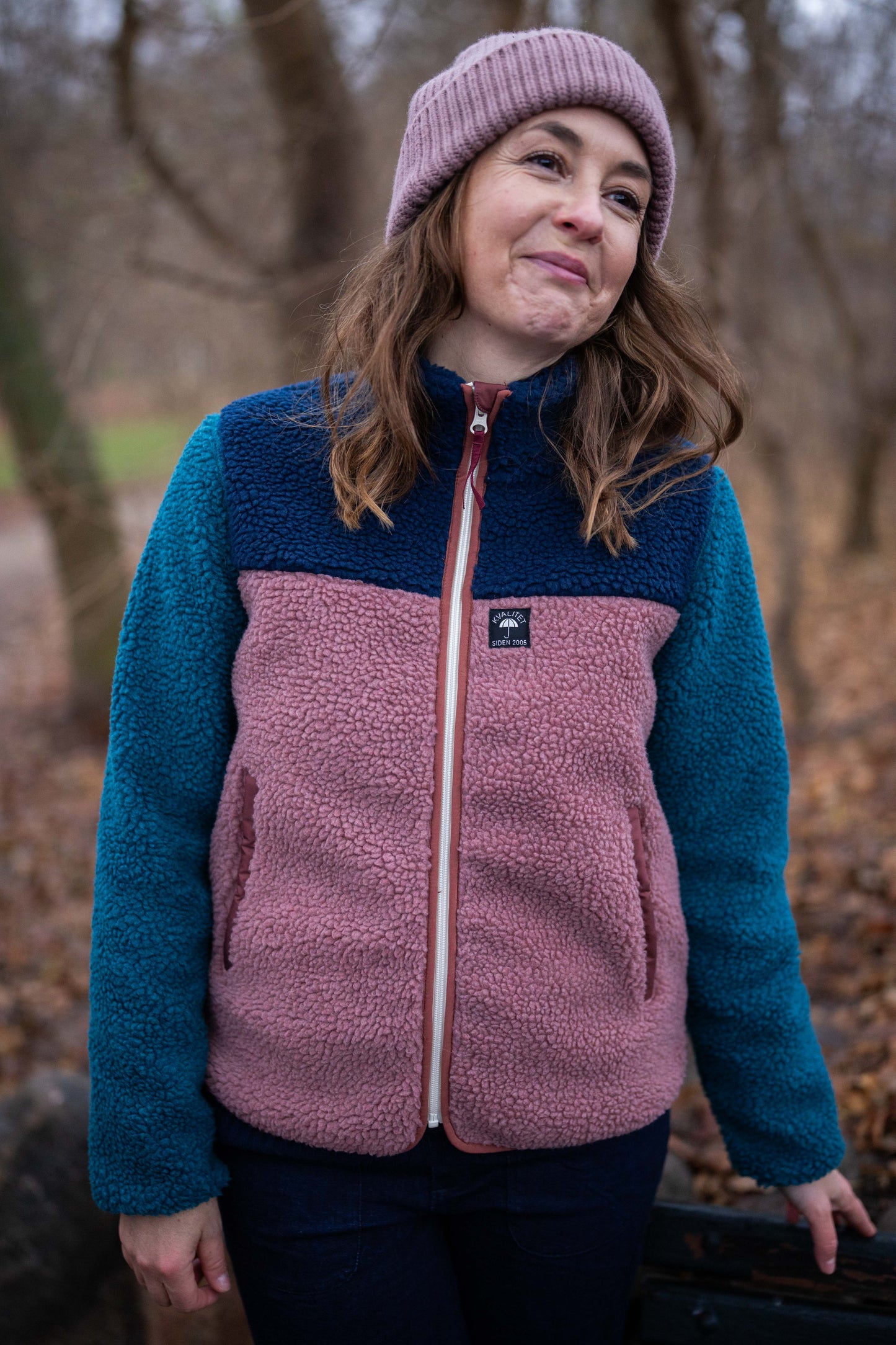 Teddy Fleece Jacke mit Reißverschluss, kuschelig im Colourblock mit altrosé,navy und petrol.