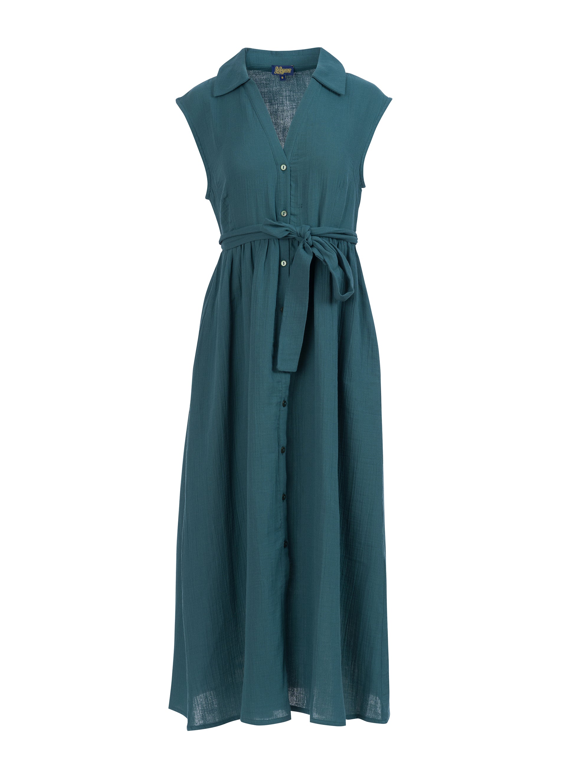 Kleid mit Kragen und frontaler Knöpfung, Bindegürtel und seitliche Eingrifftaschen in Petrol, das Kleid ist wadenlang und ärmellos.
