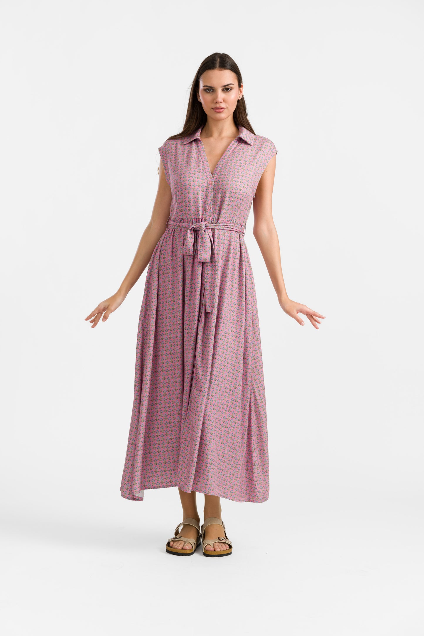 Damen Kleid organic, zart geblümt aus weich fließendem rosa Stoff, wadenlang mit Bindegürtel und seitlichen Eingrifftaschen.