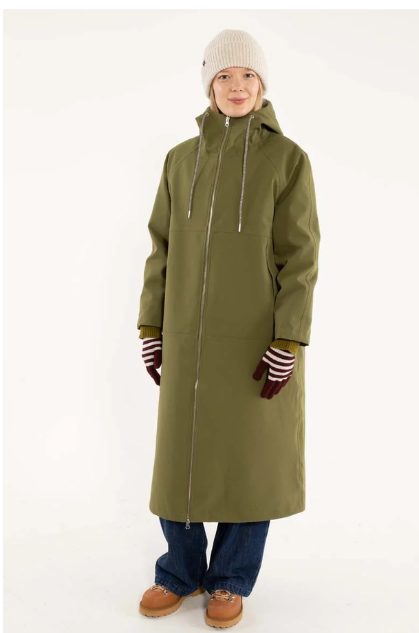 Wintermantel im Lagenlook Multifunktional mit abknöpfbarem Futtermantel und regendichtem Außenmantel, toller Allrounder in zeitlosem Oliv.