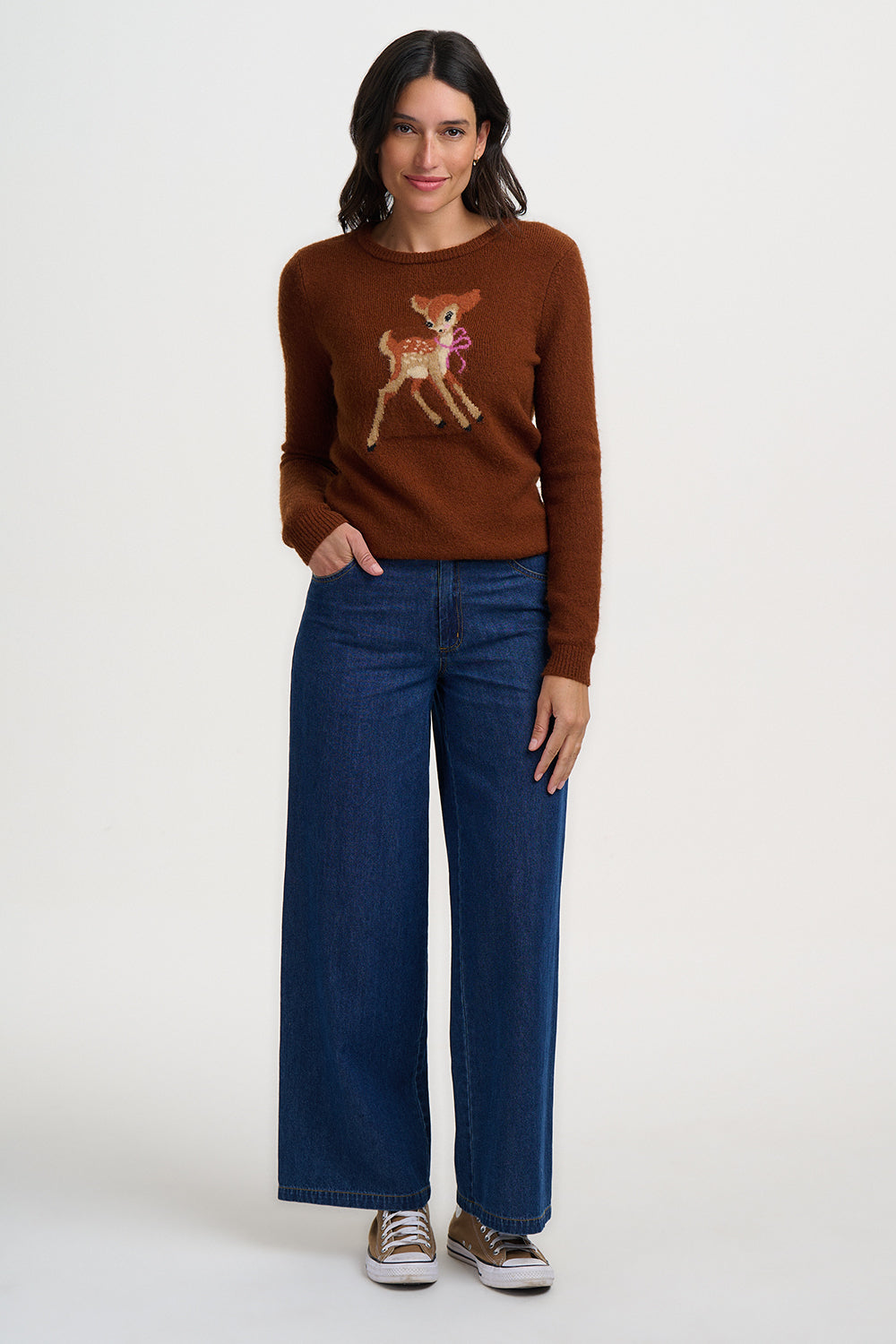 Damen Srickpullover in warmem braun mit süßem Rehkitz im Brustbereich, Bünchen im Loosefit.