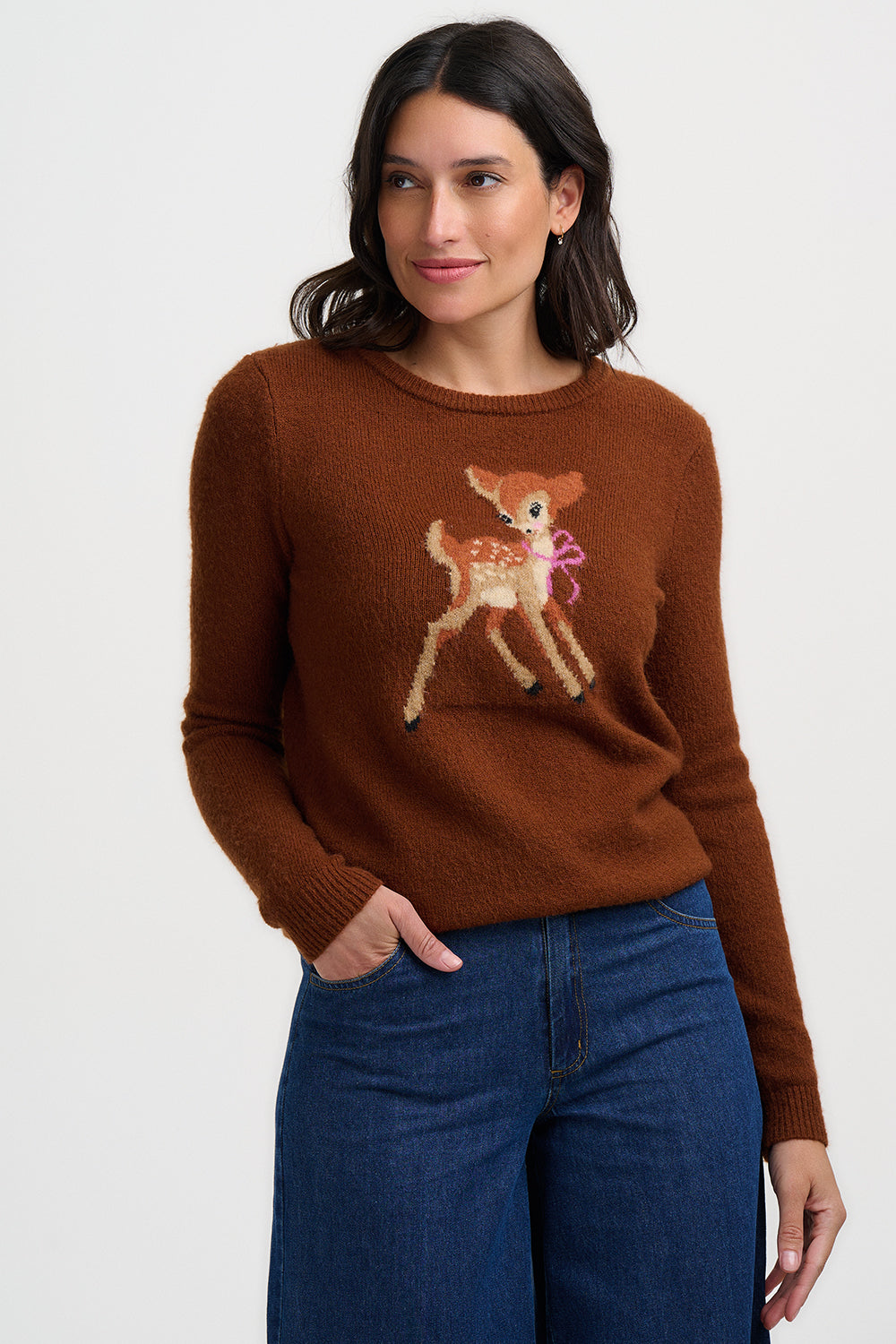 Damen Srickpullover in warmem braun mit süßem Rehkitz im Brustbereich, Bünchen im Loosefit.