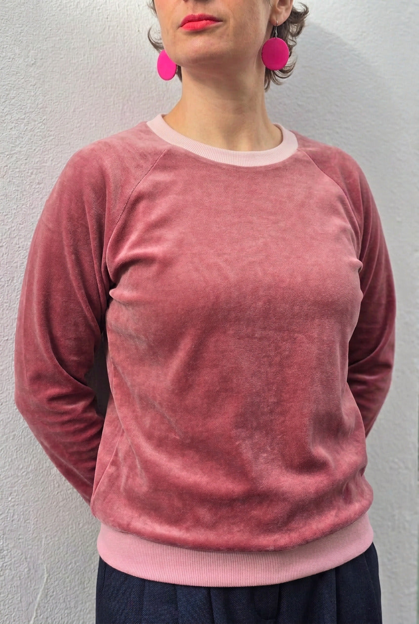 Altrosé, schmal geschnittener raglan Ärmel Damenpulli aus Biobaumwolle.