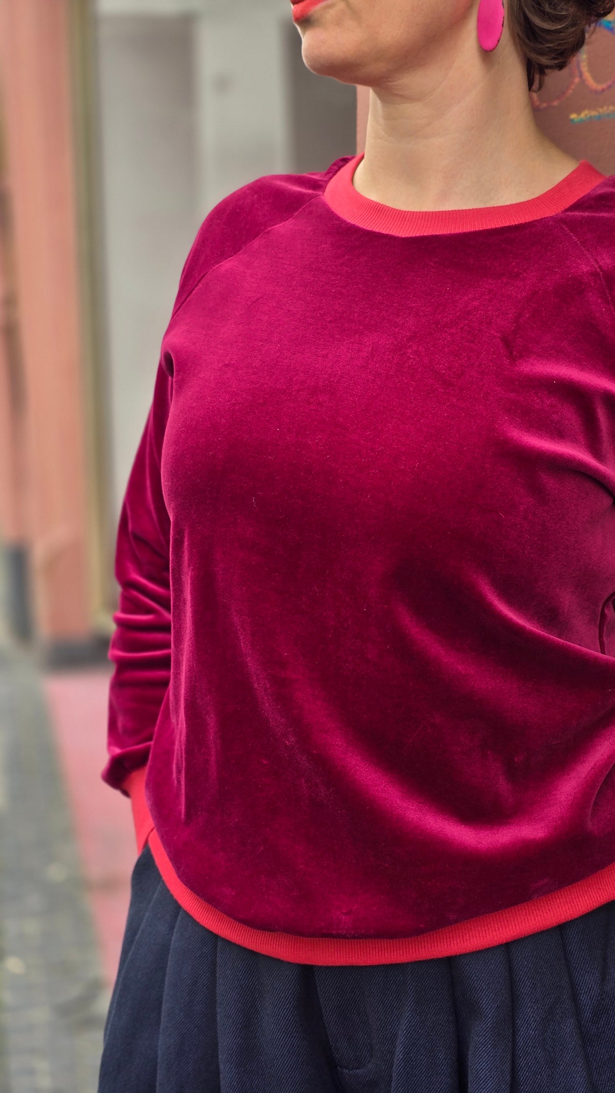 Dunkelroter, schmal geschnittener raglan Ärmel Damenpulli aus Biobaumwolle