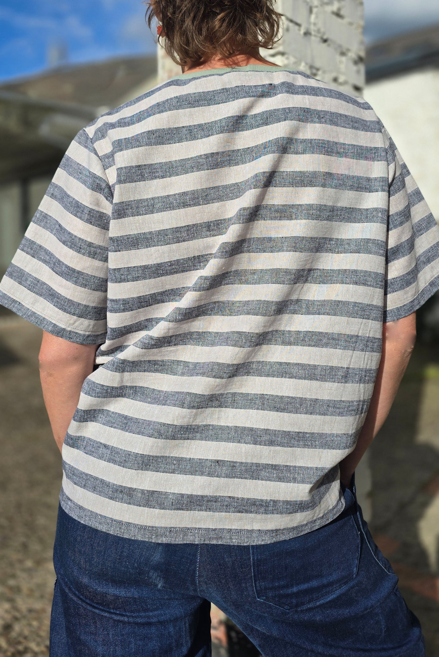 Loose Fit Shirt aus Leinen mit Baumwolle, Blockstreifen in Melange beige und schwarz.