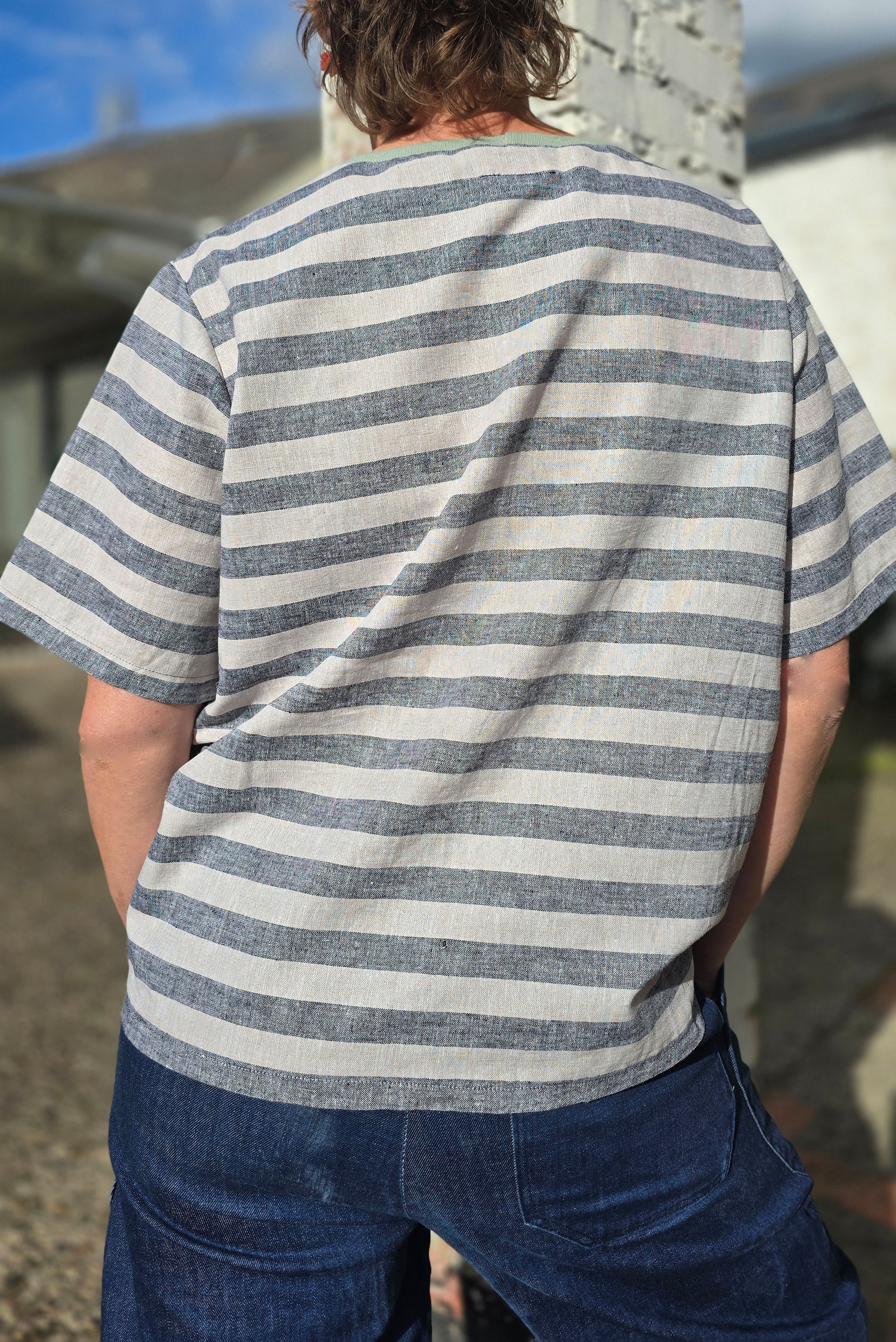 Loose Fit Shirt aus Leinen mit Baumwolle, Blockstreifen in Melange beige und schwarz.