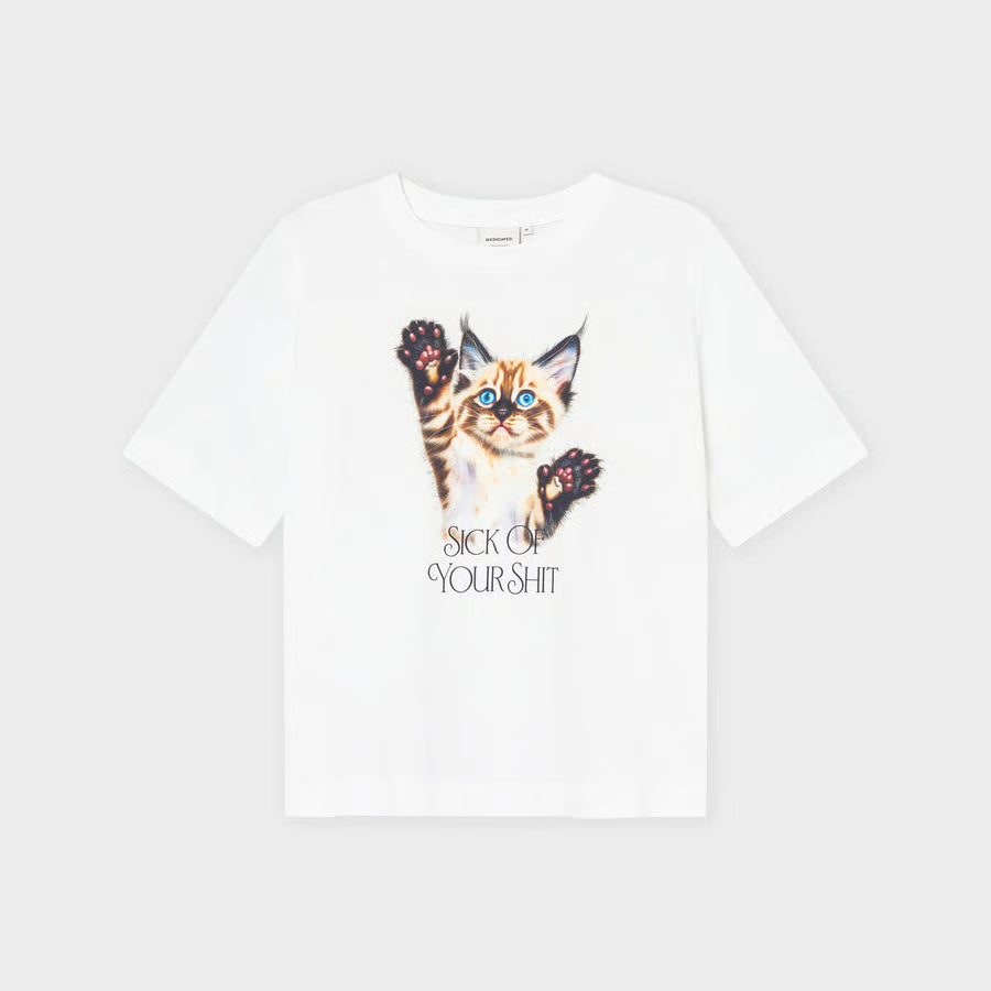 Loose Fit T- Shirt in kurzer Passform fr Damen mit süßer Katze als Druck und daruter steht sick of your shit!