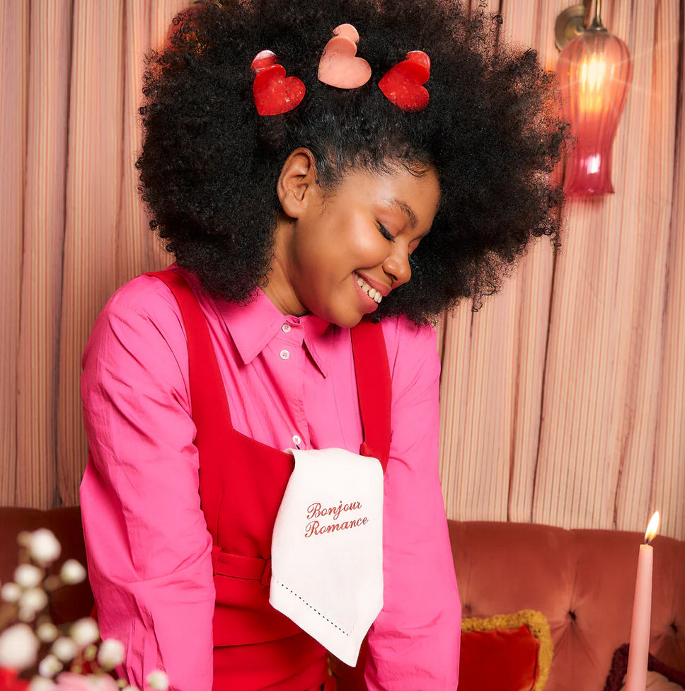 Wunderschöne Haarspange in Herzform und schimmerndem rot.