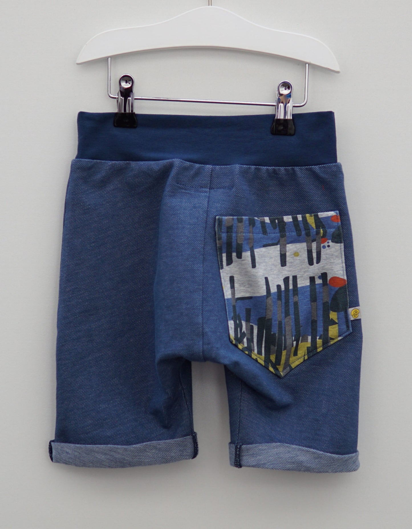 Shorts blau mit Tasche Tiger oder Paradiesvogel von Fäulein Prusselise