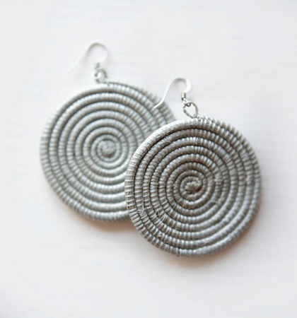 Earrings large sisal light grey by Azizi