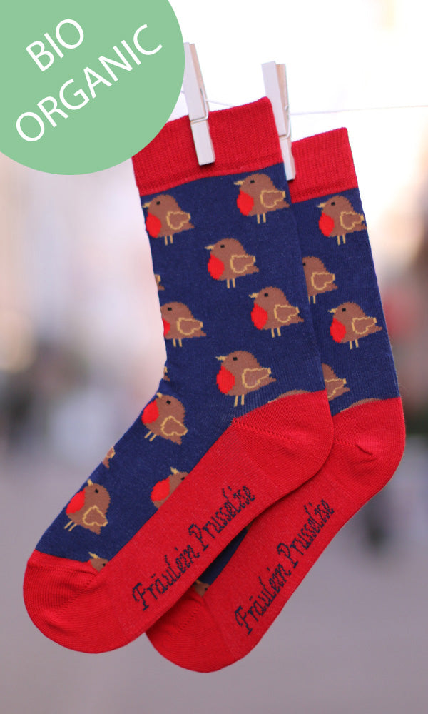 Prusselise Damensocken mit sueßem Rotkehlchenmotiv in rot und dunkelblau.