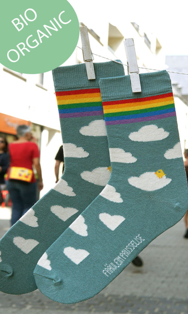 Socken mit Statement Regenbogen und Wolken