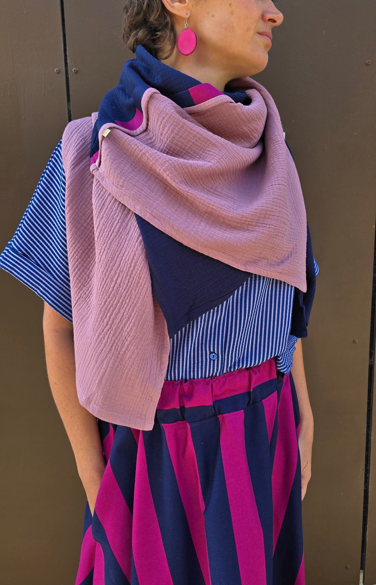 Swinging women's skirt with block stripes in dark blue and fuchsia by Fräulein Prusselise