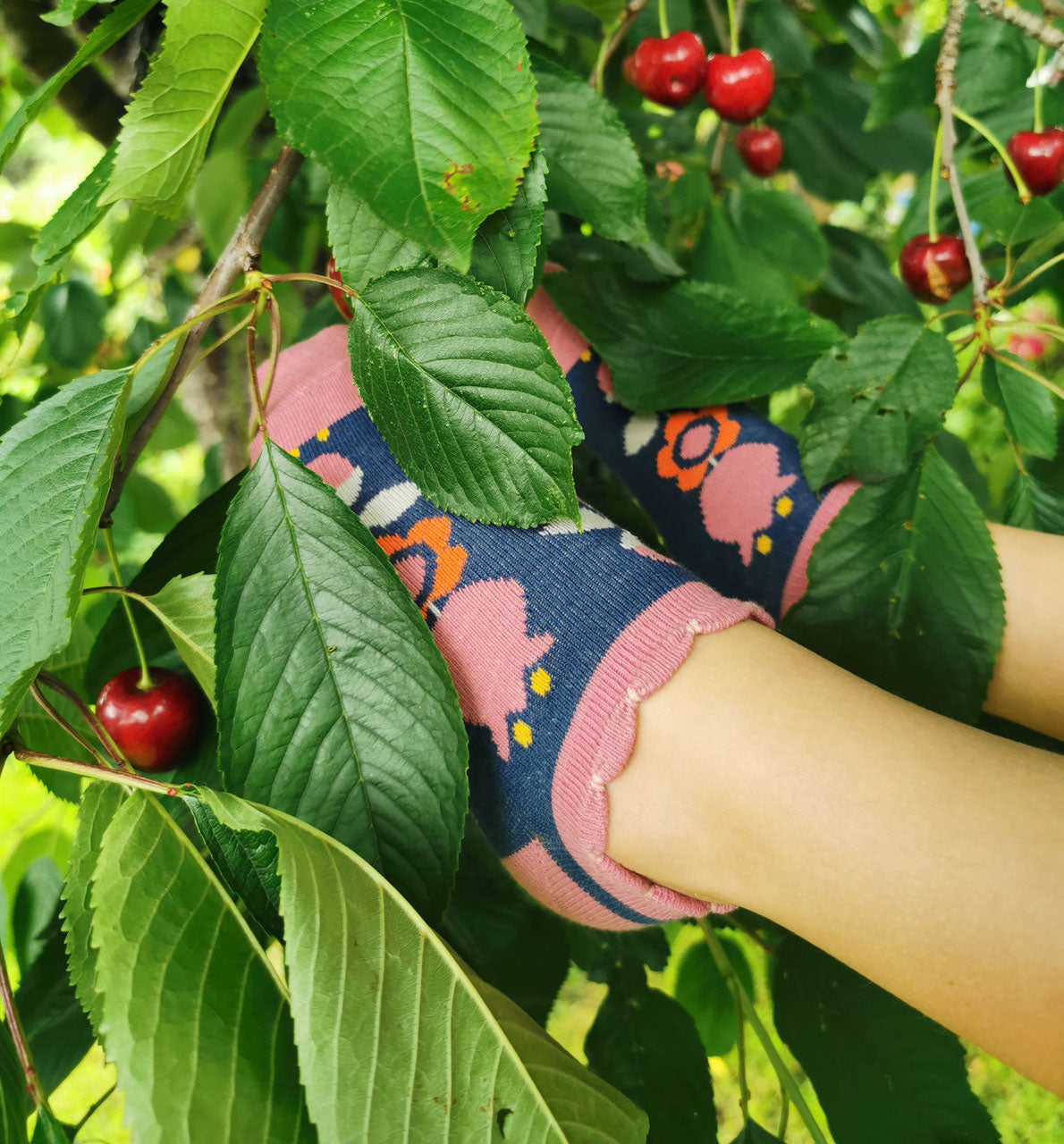 Kindersneaker Tulpen blau rosa, retro und verspielt